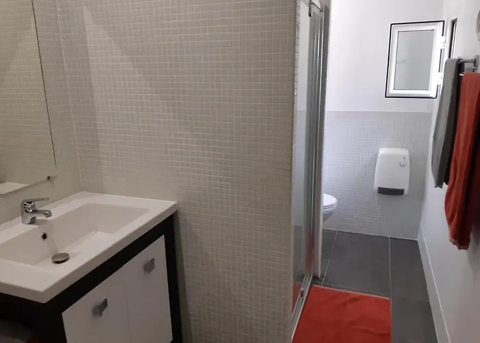 La Cazarelle Bed & Breakfast *